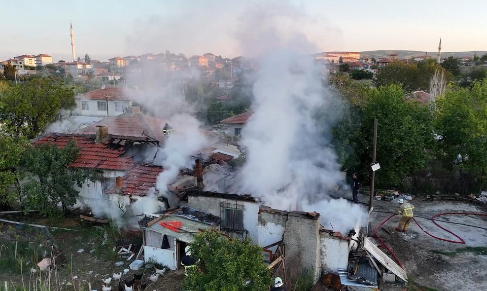 Müstakil evde yangın
