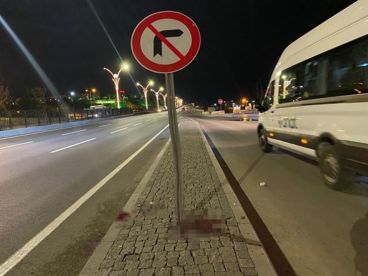Motosiklet trafik levhasına çarptı: 2 ölü