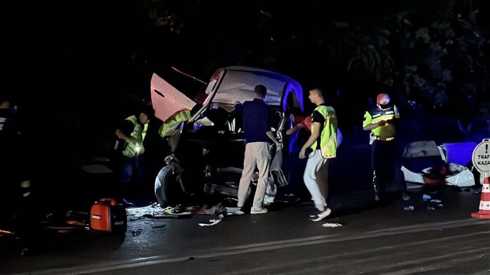Karayolu savaş alanına döndü: Zincirleme kazada 4 ölü, 11 yaralı
