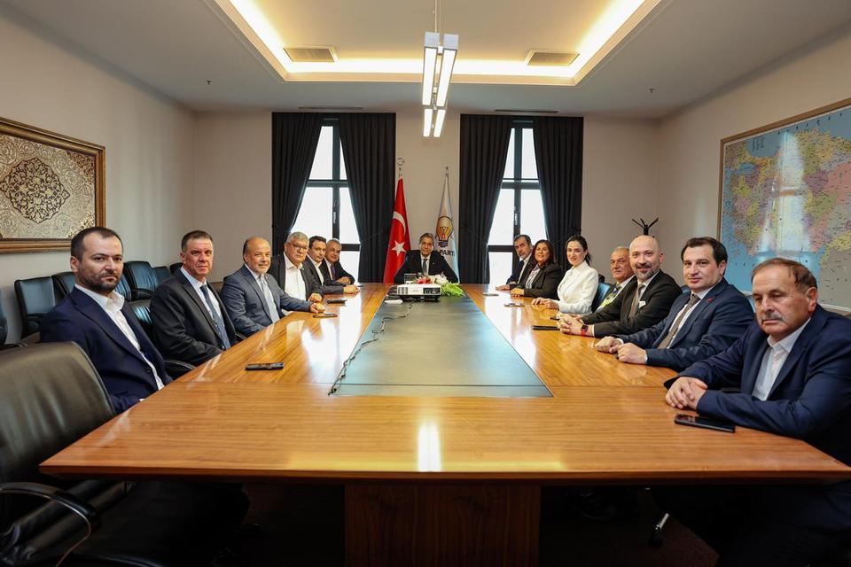 Çerçioğlu Ankara’da AK Parti masasında