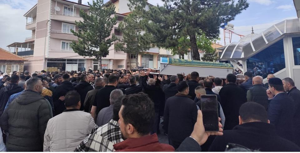 Av tüfeğiyle vurularak öldürüldü