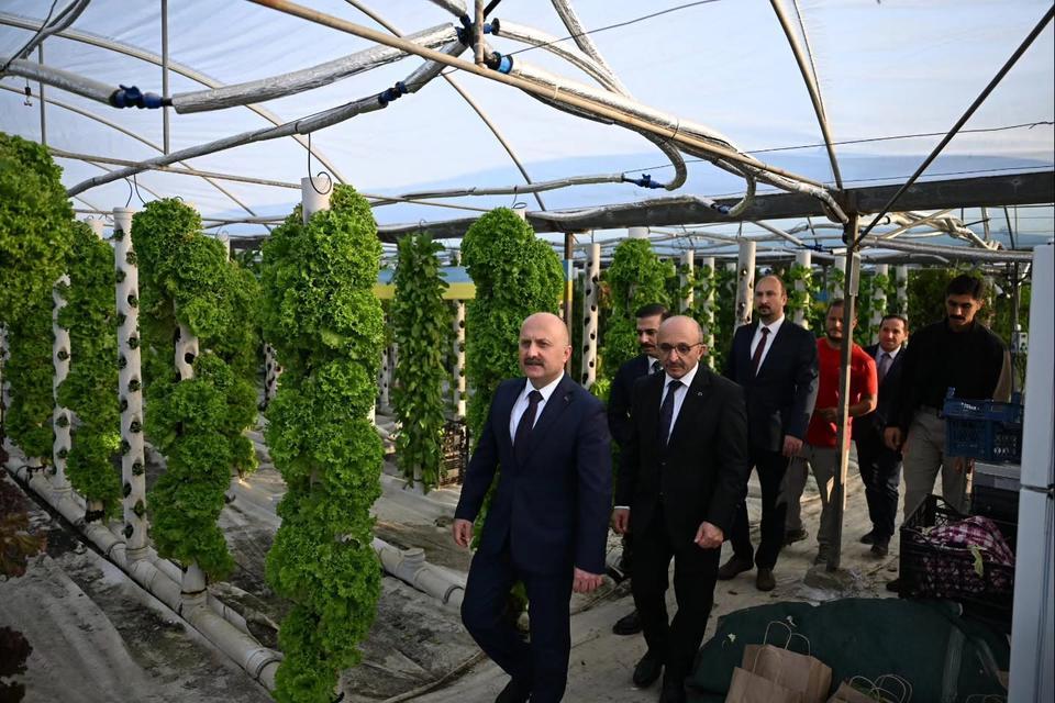 Vali Varol’dan ADÜ’nün tarımsal üretim alanlarına ziyaret