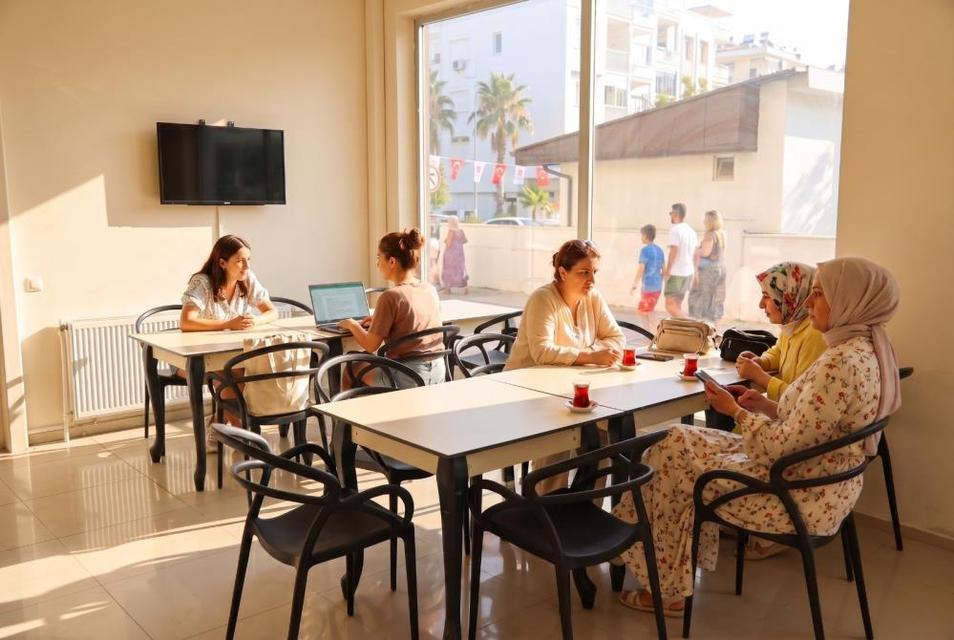 Efeler Belediyesi’nin projeleri vatandaşlardan ilgi görüyor