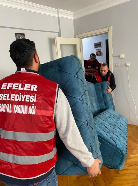 Efeler'de dayanışma büyüyor