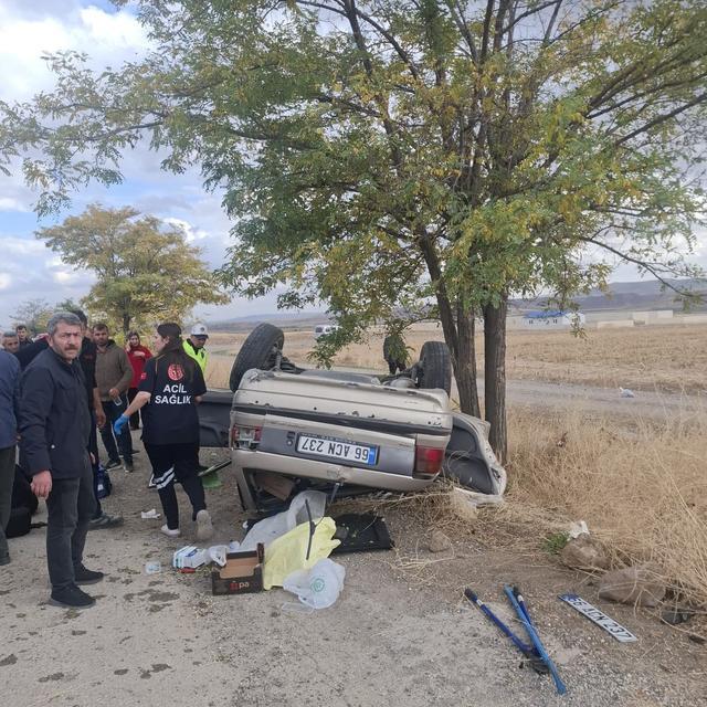 Kontrolden çıkan otomobil devrildi: 1 ölü, 1 yaralı
