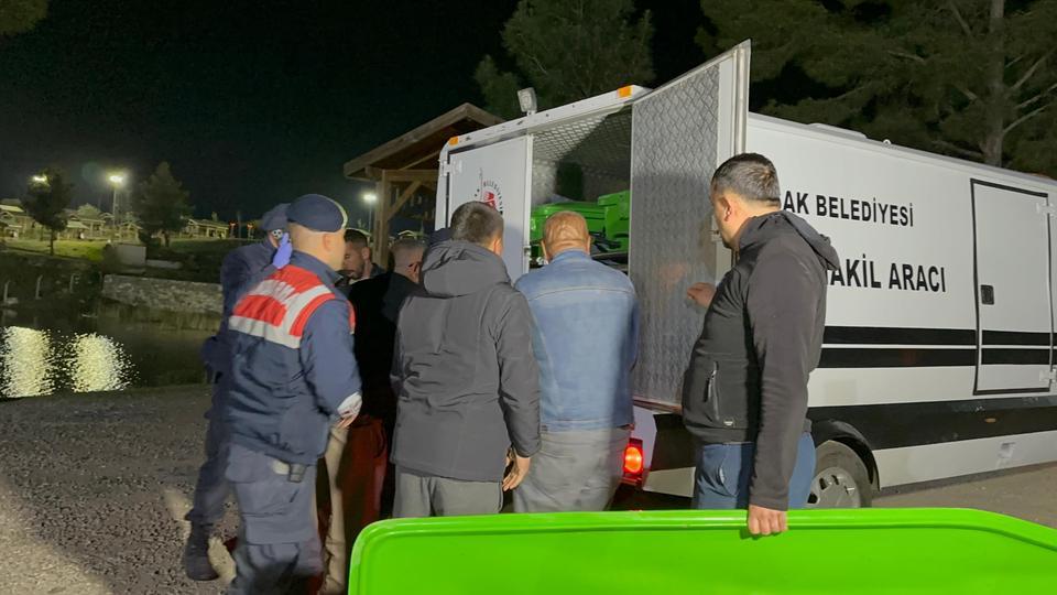 GÖLETE DÜŞEN OTOMOBİLDE KAYIP KİŞİNİN CANSIZ BEDENİNE ULAŞILDI