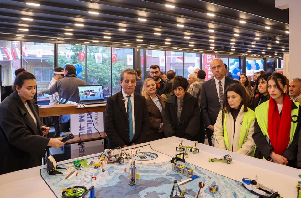 Başkan Yetişkin’in dijital vizyonu gençlerin geleceğini şekillendiriyor