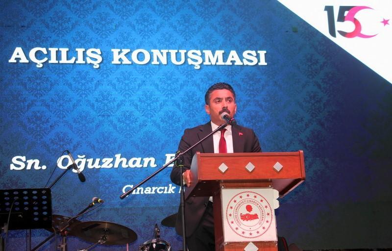 ÇINARCIK KAYMAKAMI ATAK KONSERDE SAZ ÇALDI