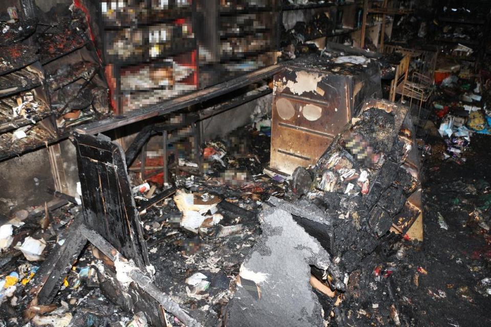 Veresiye alamadığı için bakkalı ateşe verdi