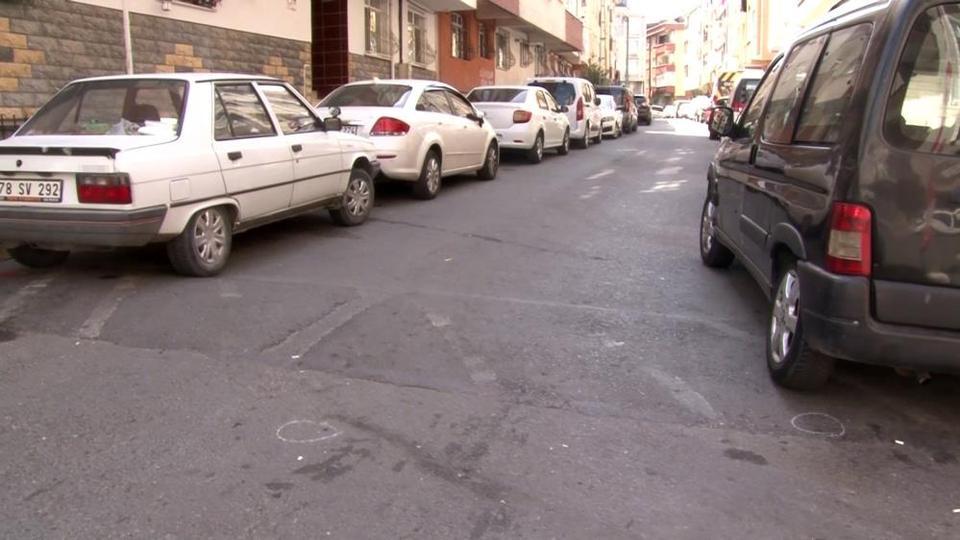 20 yaşındaki genç, sokak ortasında silahla vurularak öldürüldü