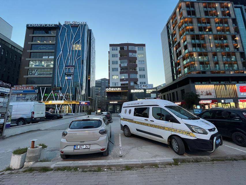 Eski sevgilisini öldürüp kendini vurdu