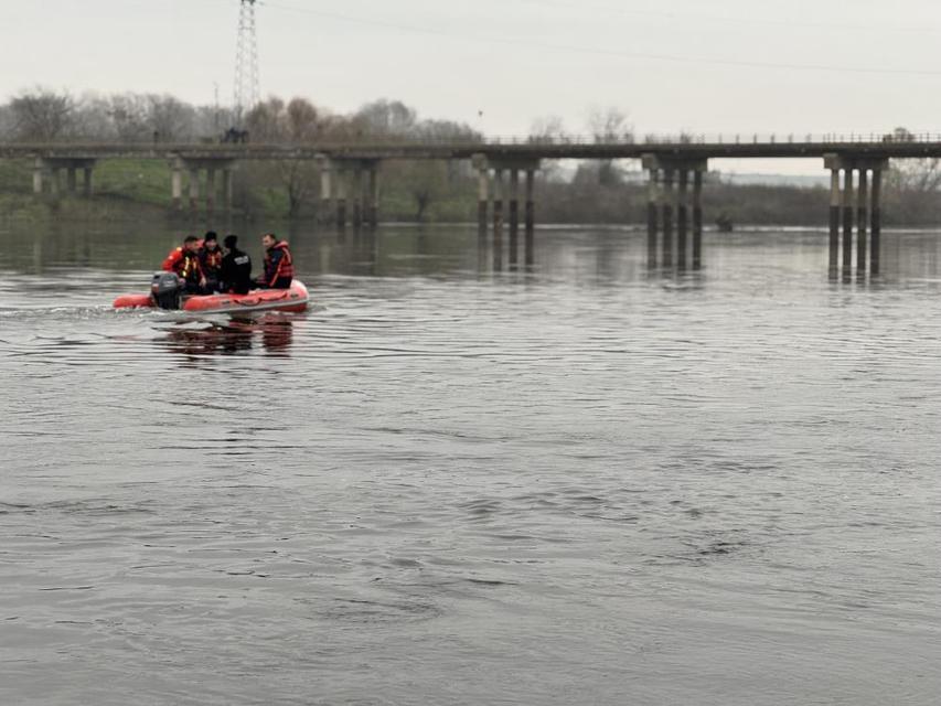 Nehirde kaybolan gençten 4 gündür haber alınamıyor: Anne umutla bekliyor
