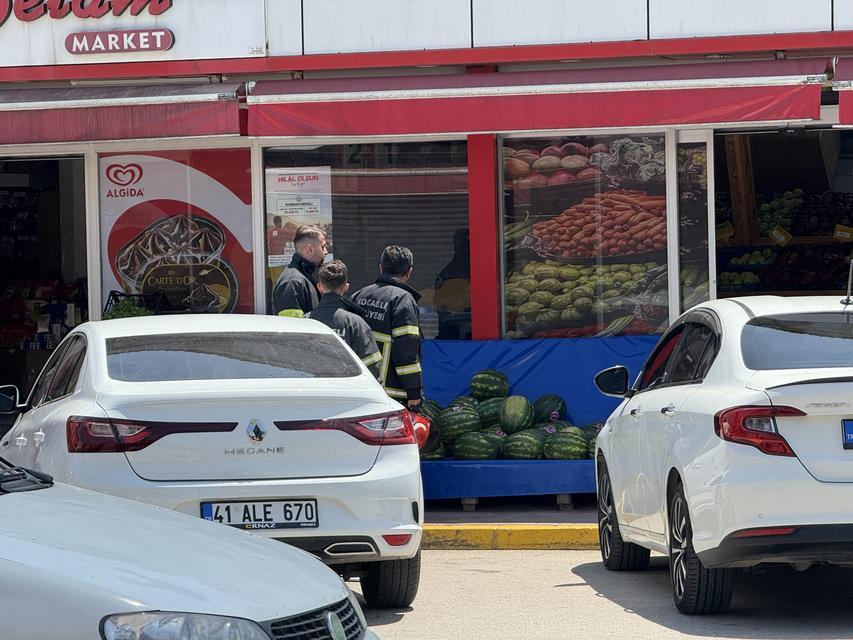 ELİNİ KIYMA MAKİNESİNE KAPTIRAN KADININ PARMAKLARI KOPTU HASTANEYE KALDIRILAN KADIN AMELİYATA ALINDI