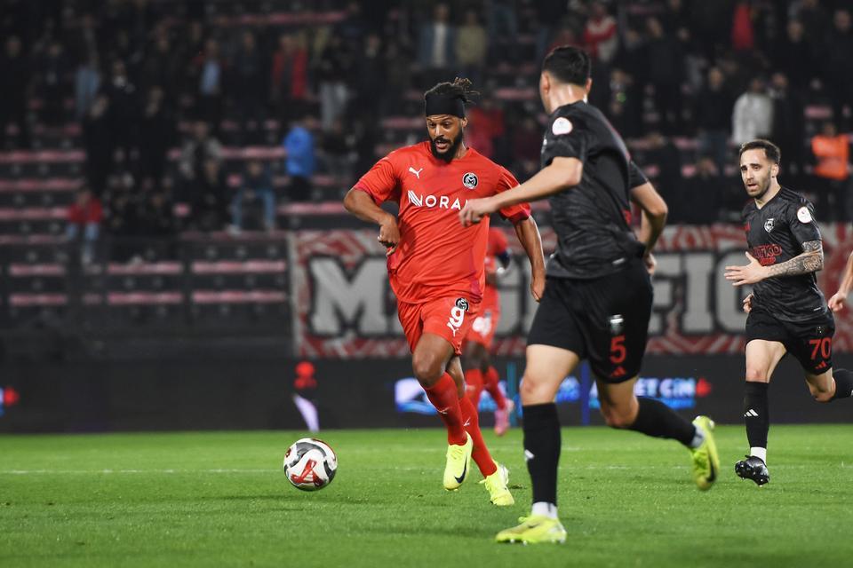 Manisa'nın iki temsilcisi de düşme potasında!