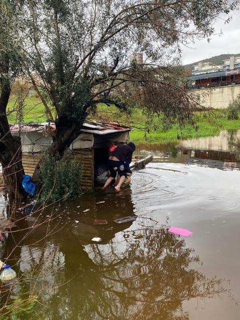 İtfaiye eri yürekleri ısıttı
