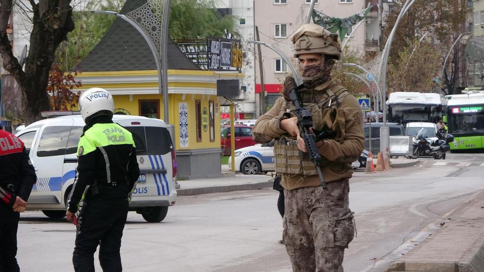 KOCAELİ'DE TAKSİ DURAĞINDAKİ ŞAHIS ETKİSİZ HALE GETİRİLDİ