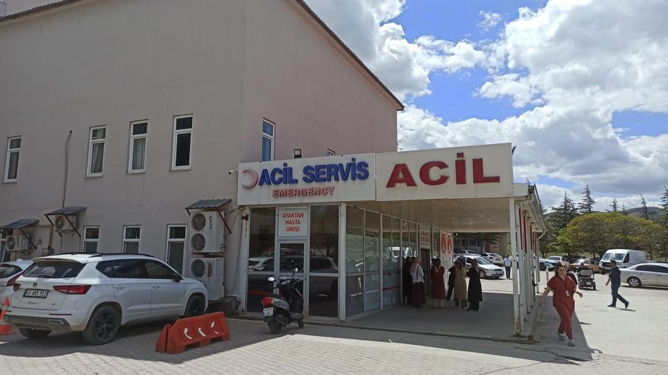 Polis memuru hemşire eşini ayaklarından vurdu