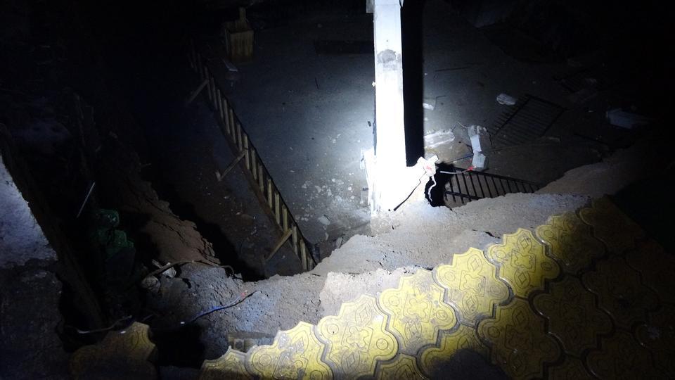 6 katlı binanın istinat duvarı çöktü