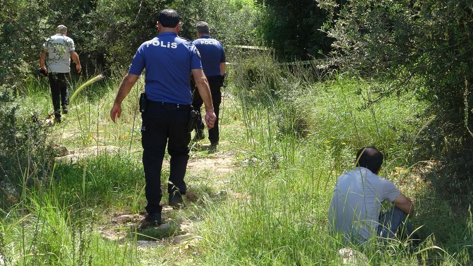İnşaat işçisi ormanlık alanda canına kıydı