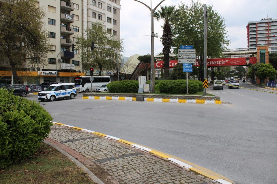 MİNİBÜSTEN DÜŞEN VALİZ, EKİPLERİ HAREKETE GEÇİRDİ