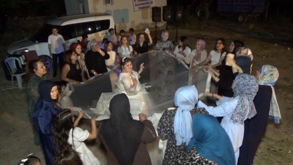 Down sendromlu Mesude'nin düğün hayali gerçek oldu