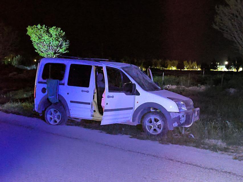 Bir kişinin yaralandığı kazada kaçan araç sürücüsünü polis yakaladı