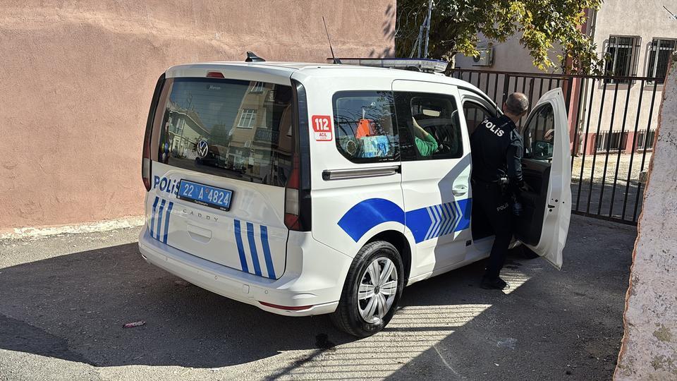 Okula silah getiren öğrenci yakalandı