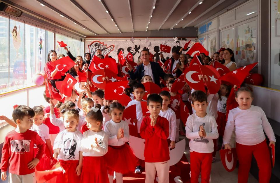 Efeler'de minikler cumhuriyet coşkusu yaşadı