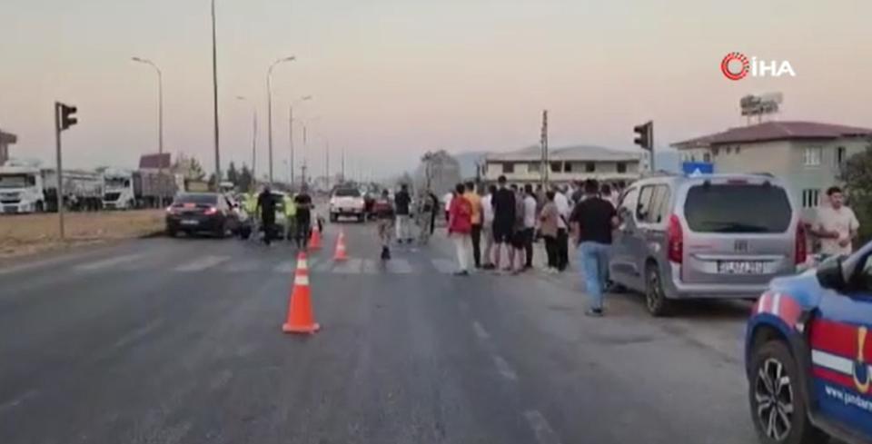 Otomobille çarpışan motosikletin sürücüsü öldü
