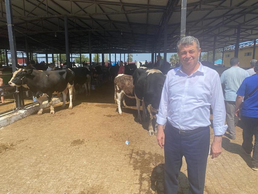 Başkan Künkcü hayvan pazarını gezdi