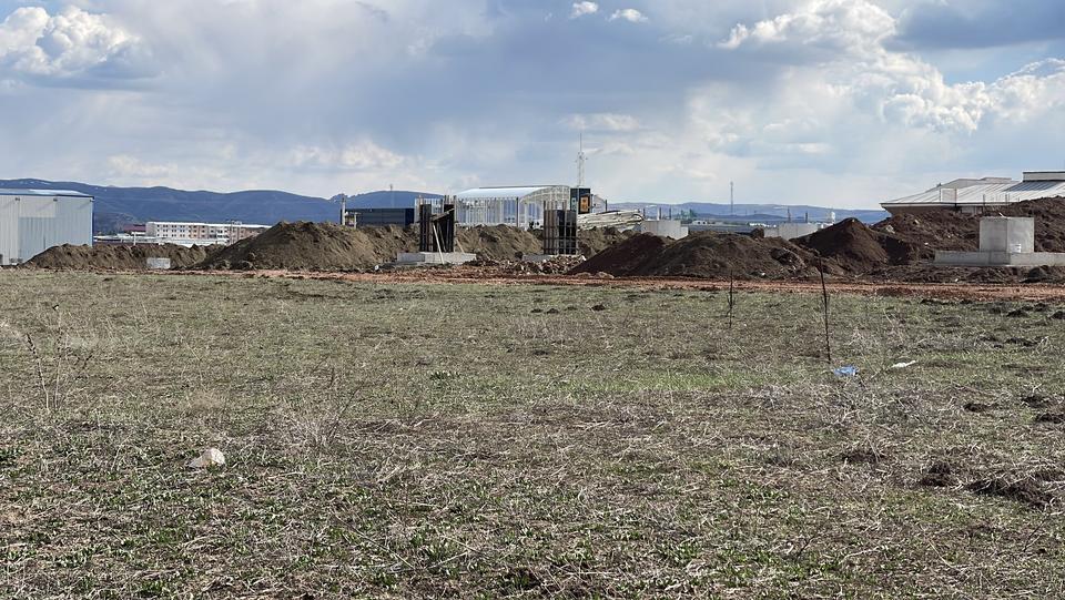 Beton kalıbına düşen genç işçi hayatını kaybetti