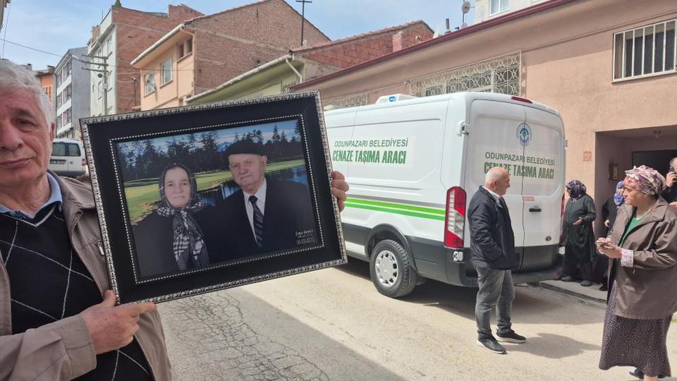 70 yıllık büyük aşkta hüzünlü veda: Birer gün arayla hayatlarını kaybettiler