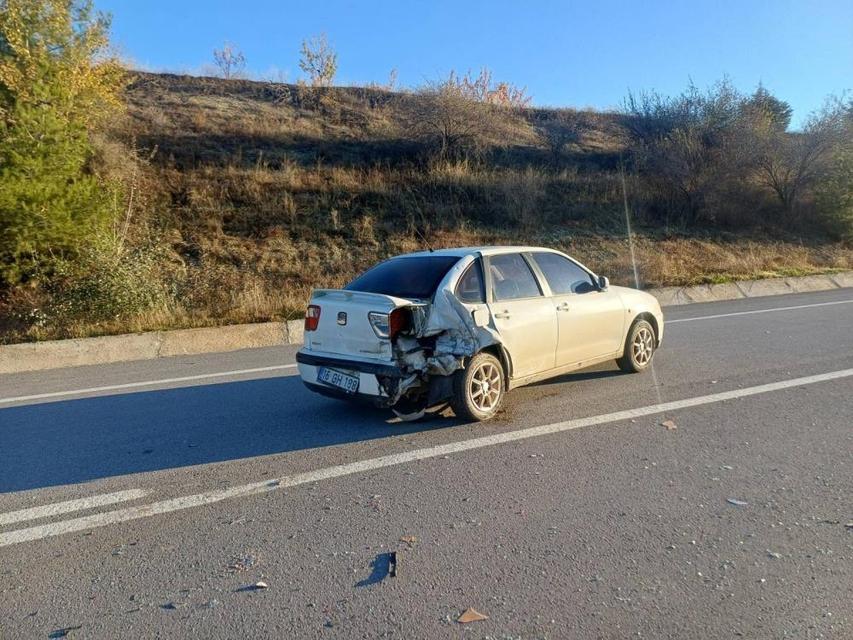 Çift taraflı trafik kazası: 2 yaralı