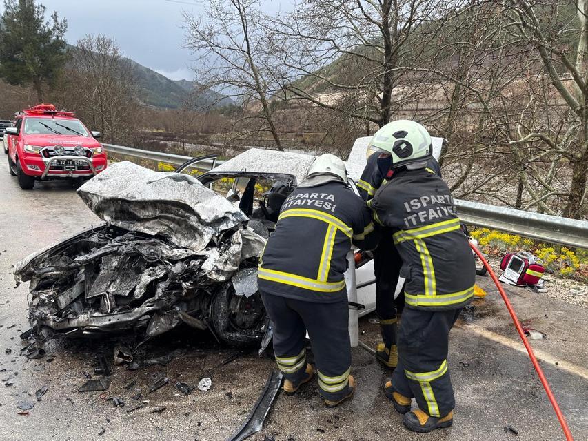Feci kaza nişanlı çifti hayattan kopardı