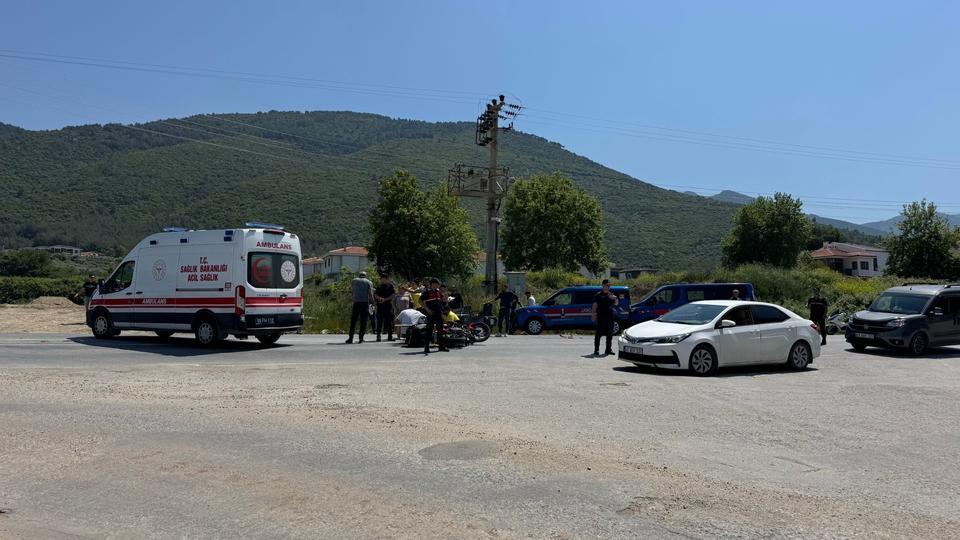 KUŞADASI'NDA MOTOSİKLET KAZASI: 2 YARALI