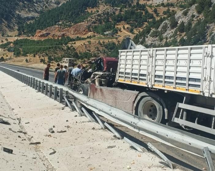 Tır kazası: 1 ağır yaralı
