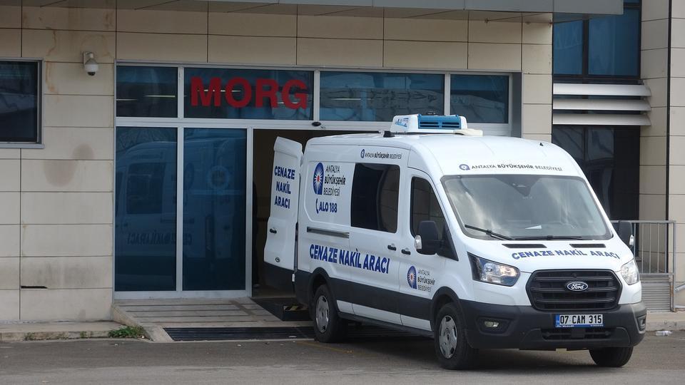 ANTALYA'DA ÖLDÜRÜLEN 3 KİŞİNİN CENAZELERİ YAKINLARINA TESLİM EDİLDİ