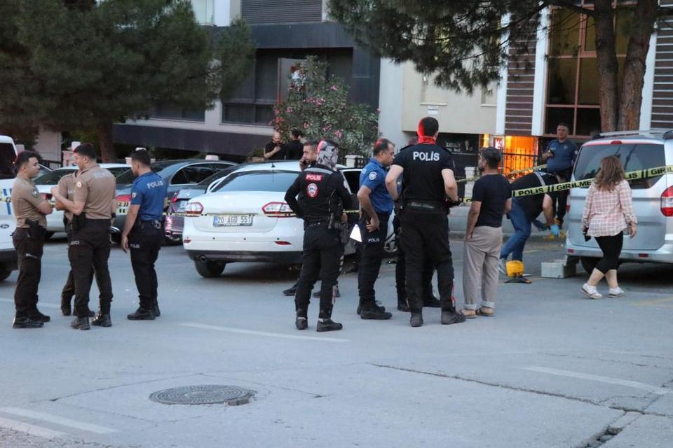 8 yaşındaki çocuğun gözü önünde dehşet! İki kadını vurup kaçtı