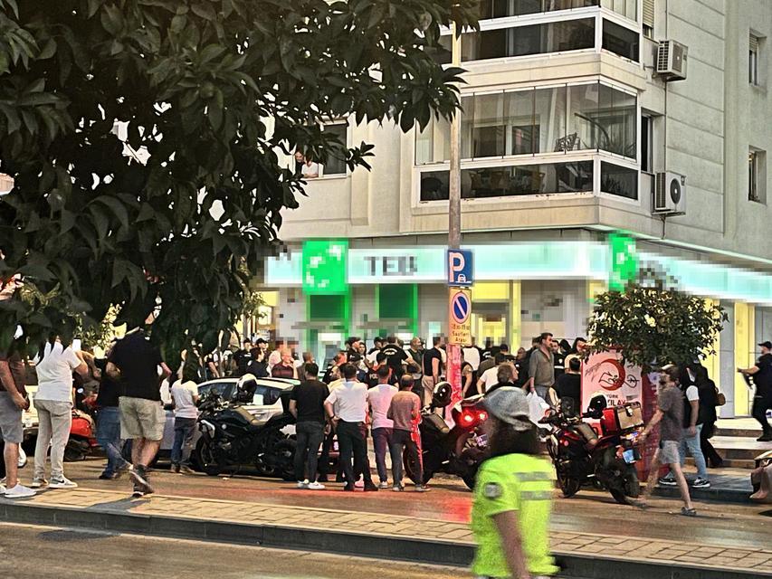 İzmir'de bankadaki rehine krizinde 5 çalışan kurtarıldı, şüpheli gözaltına alındı