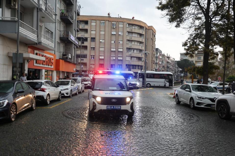 Aydın polisinin demokrasi nöbeti