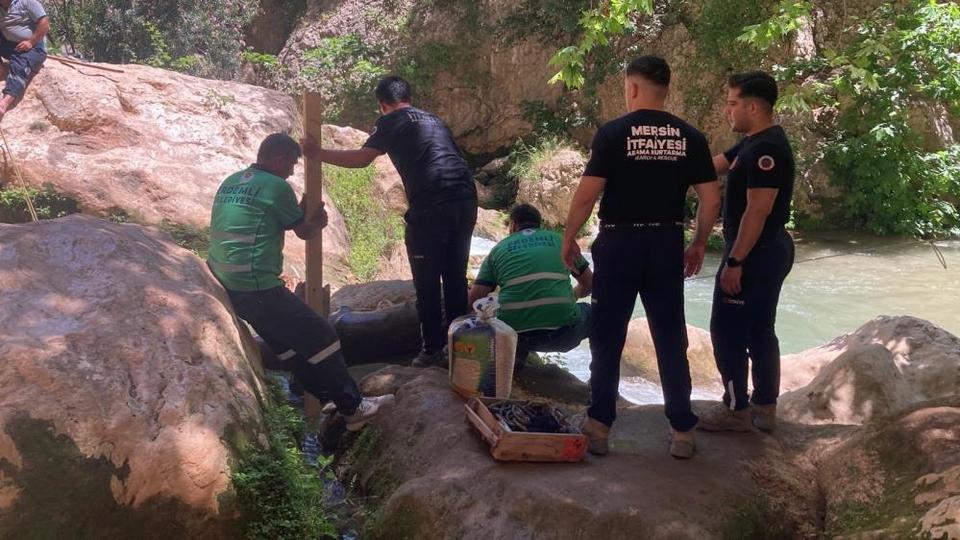 Akıntıya kapılıp ölen çocuğun cansız bedeni ikinci günde güçlükle çıkarıldı