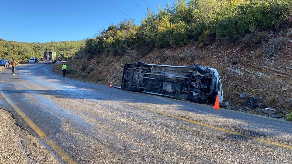Yine minibüs kazası: 1'i ağır 6 yaralı