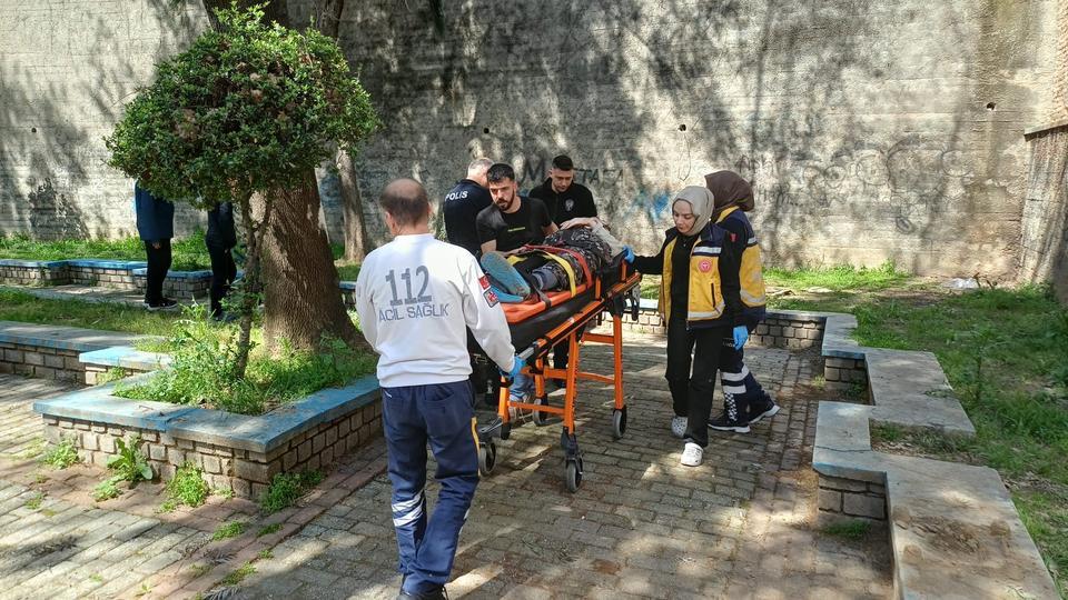 OT TOPLAMAK İSTEDİ, 5 METREDEN AŞAĞI DÜŞTÜ