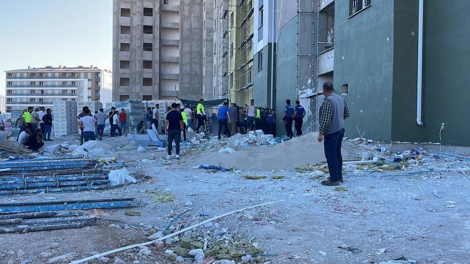 12'nci kattan düşen inşaat işçisi hayatını kaybetti