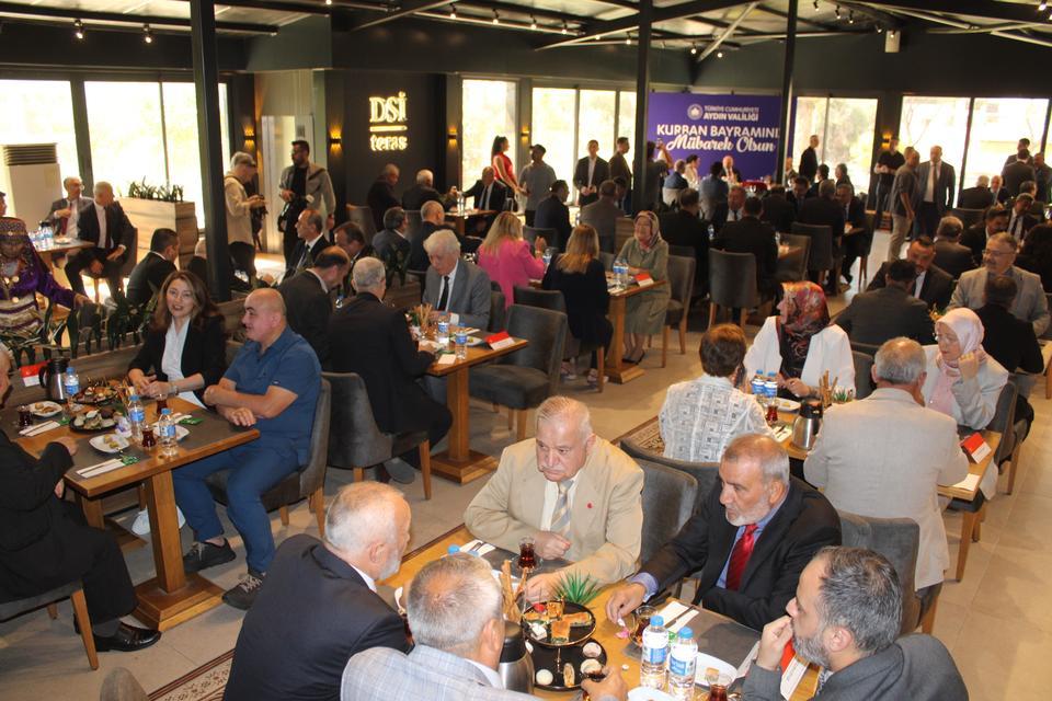 Aydın protokolü bayramlaştı