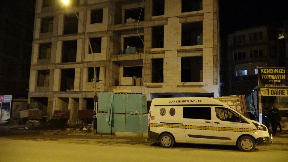 Tuvaletini yapmak için çıktığı inşaattan düşerek hayatını kaybetti