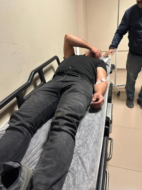 Motosiklet devrildi: 2 yaralı