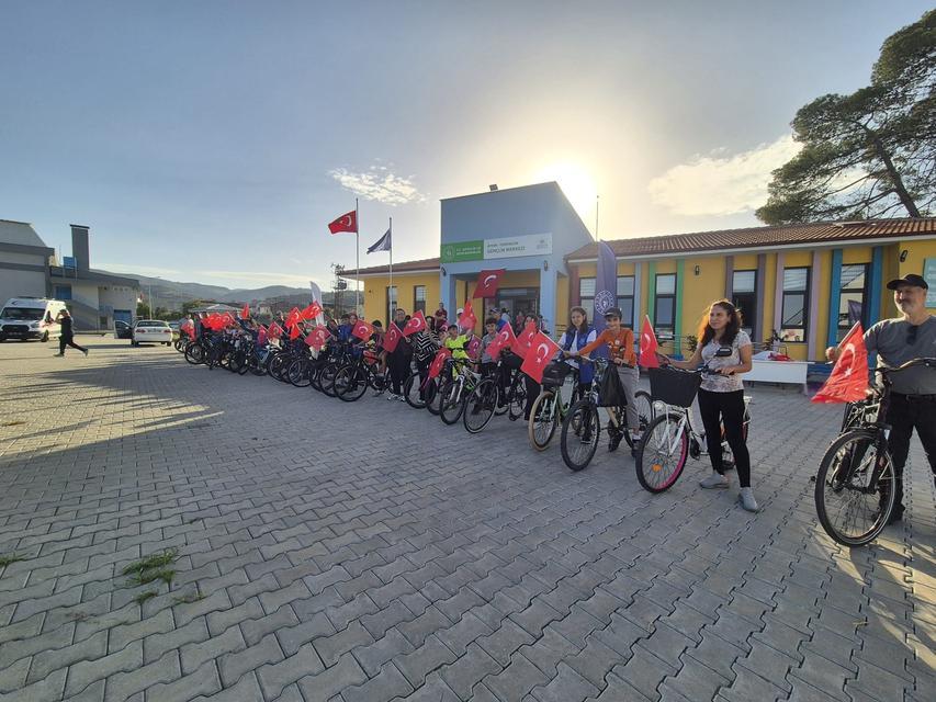 Cumhuriyet coşkusu Yenipazarı'ı sardı