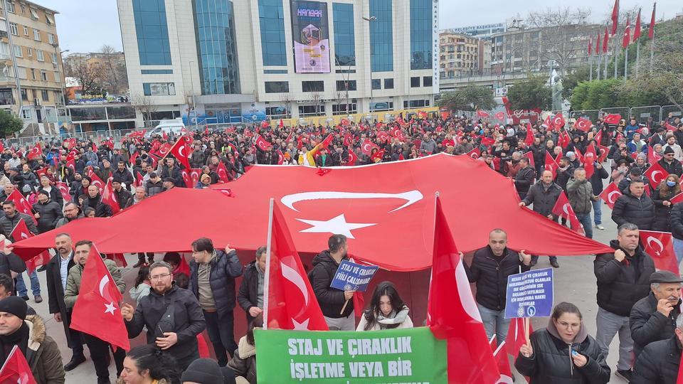Staj ve çıraklık sigortası mağdurları Kartal Meydanı’ndan seslendi