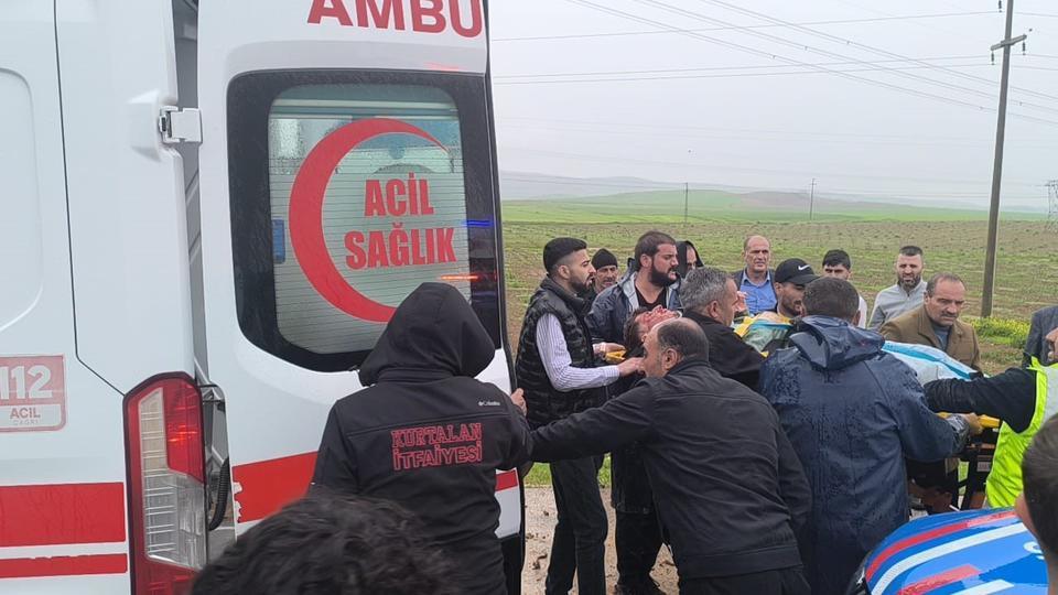 SİİRT'TE OTOMOBİL İLE KAMYONET ÇARPIŞTI: 2 ÖLÜ, 3 AĞIR YARALI